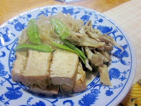 厚揚げ・舞茸・白滝の煮物